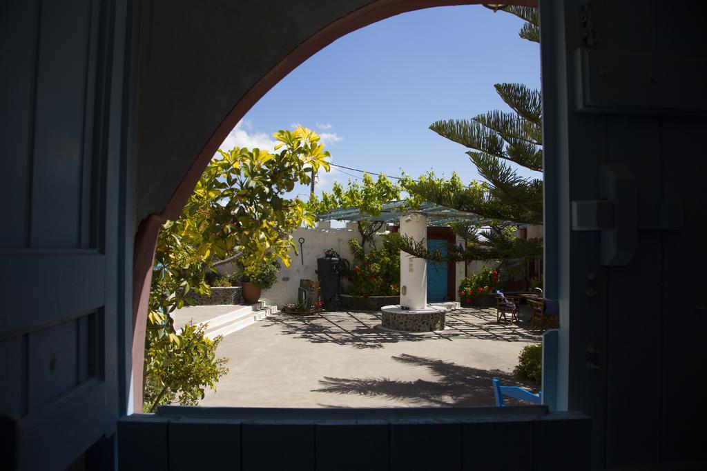 Canava Santino Cave Houses Messaria  Exterior photo