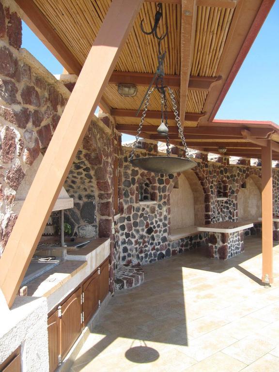 Canava Santino Cave Houses Messaria  Exterior photo
