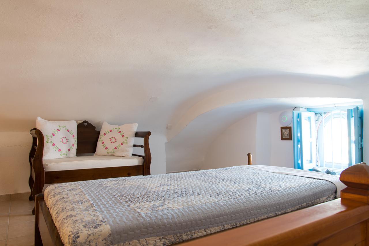 Canava Santino Cave Houses Messaria  Exterior photo