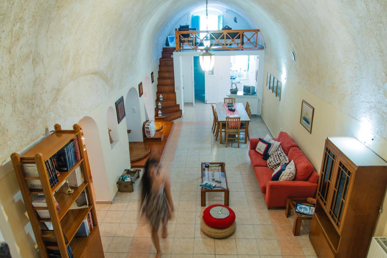 Canava Santino Cave Houses Messaria  Room photo